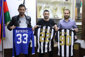Neftchi Baku sign three footballers 